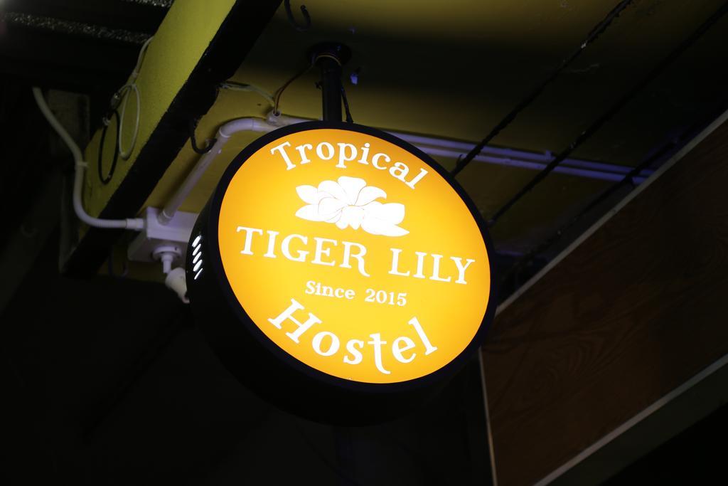 Tiger Lily Hostel Bangkok Exteriör bild