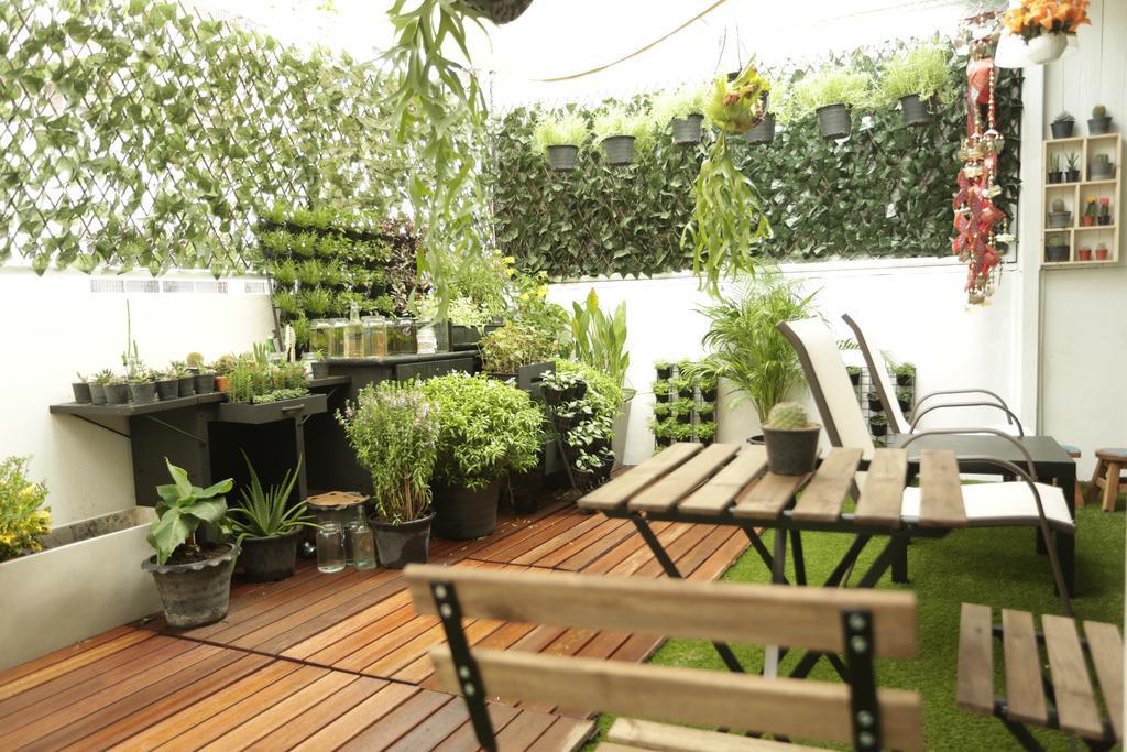 Tiger Lily Hostel Bangkok Exteriör bild